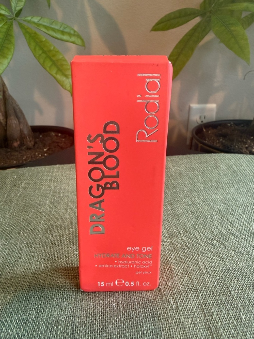 Rodial Dragon’s Blood Eye Gel (Hydrating & Depuffing – 0.5 oz)